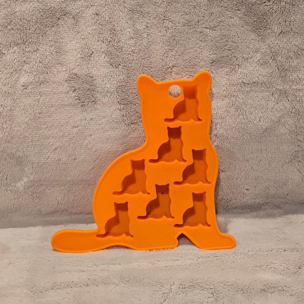 Orange Cat Silicone Ice Cube Tray Candy Mold 7 Cavity Feline Shape Novelty